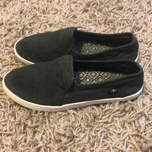 Sanuk shoes